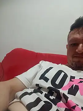Snapshot of Suamulherfeliz chatting on 07/06/26, 10:11 Suamulherfeliz online show from 07/06/26, 10:11