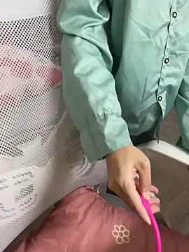 Snapshot of Mina048 chatting on 11/08/25, 02:15 Mina048 online show from 11/08/25, 02:15