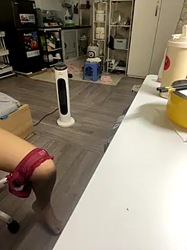 Snapshot of Mina048 chatting on 11/10/25, 05:01 Mina048 online show from 11/10/25, 05:01