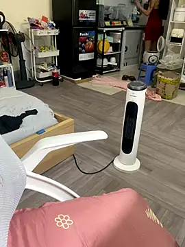 Snapshot of Mina048 chatting on 11/14/25, 04:05 Mina048 online show from 11/14/25, 04:05