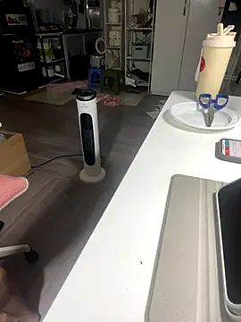 Snapshot of Mina048 chatting on 11/16/25, 07:51 Mina048 online show from 11/16/25, 07:51