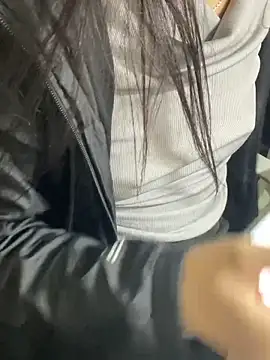 Snapshot of Mina048 chatting on 12/15/25, 02:56 Mina048 online show from 12/15/25, 02:56