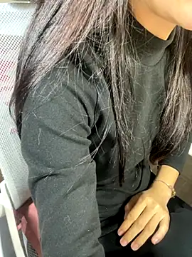 Snapshot of Mina048 chatting on 11/04/25, 12:20 Mina048 online show from 11/04/25, 12:20