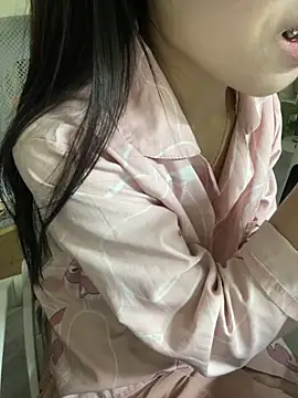 Snapshot of Mina048 chatting on 11/30/25, 04:13 Mina048 online show from 11/30/25, 04:13