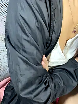 Snapshot of Mina048 chatting on 12/14/25, 02:44 Mina048 online show from 12/14/25, 02:44