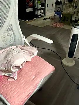 Snapshot of Mina048 chatting on 11/29/25, 03:23 Mina048 online show from 11/29/25, 03:23