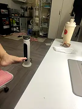 Snapshot of Mina048 chatting on 11/16/25, 07:35 Mina048 online show from 11/16/25, 07:35