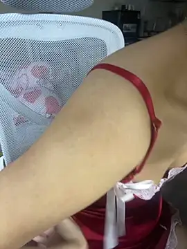 Snapshot of Mina048 chatting on 11/14/25, 04:21 Mina048 online show from 11/14/25, 04:21