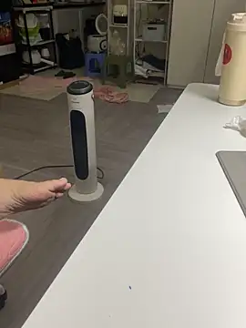 Snapshot of Mina048 chatting on 11/17/25, 07:56 Mina048 online show from 11/17/25, 07:56