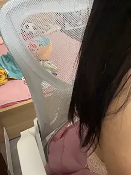 Snapshot of Mina048 chatting on 10/23/25, 04:44 Mina048 online show from 10/23/25, 04:44