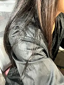 Snapshot of Mina048 chatting on 11/26/25, 02:39 Mina048 online show from 11/26/25, 02:39