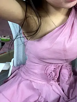 Snapshot of Mina048 chatting on 10/22/25, 04:39 Mina048 online show from 10/22/25, 04:39