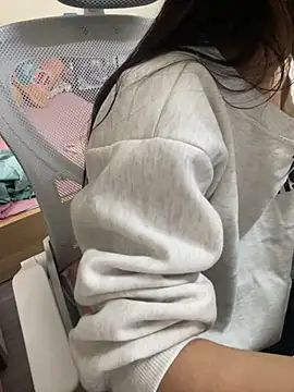 Snapshot of Mina048 chatting on 10/26/25, 06:58 Mina048 online show from 10/26/25, 06:58