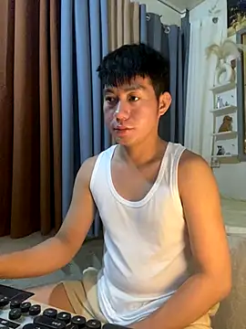 Snapshot of xshyboyx chatting on 01/07/26, 02:55 xshyboyx online show from 01/07/26, 02:55