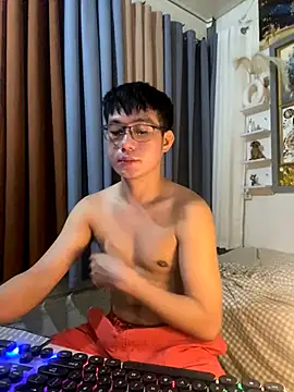 Snapshot of xshyboyx chatting on 11/22/25, 02:38 xshyboyx online show from 11/22/25, 02:38