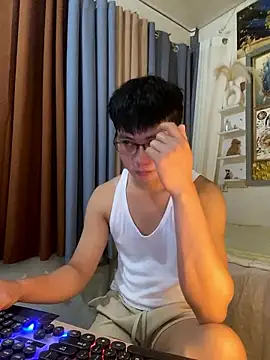 Snapshot of xshyboyx chatting on 01/08/26, 03:01 xshyboyx online show from 01/08/26, 03:01