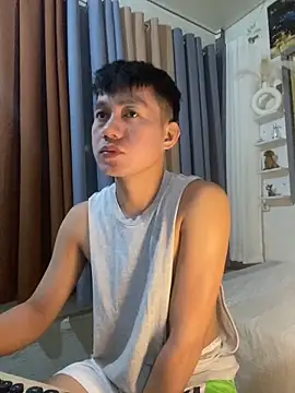 Snapshot of xshyboyx chatting on 10/27/25, 11:55 xshyboyx online show from 10/27/25, 11:55