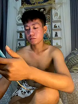 Snapshot of xshyboyx chatting on 09/27/25, 11:38 xshyboyx online show from 09/27/25, 11:38