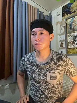 Snapshot of xshyboyx chatting on 02/08/26, 01:53 xshyboyx online show from 02/08/26, 01:53