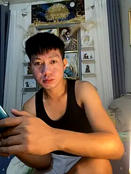 Snapshot of xshyboyx chatting on 10/07/25, 02:07 xshyboyx online show from 10/07/25, 02:07