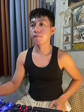 Snapshot of xshyboyx chatting on 12/16/25, 09:57 xshyboyx online show from 12/16/25, 09:57