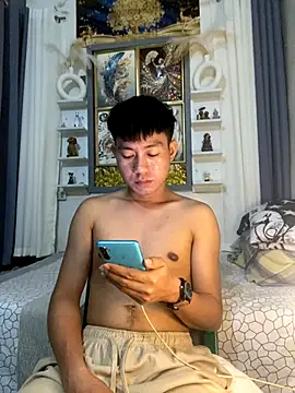 Snapshot of xshyboyx chatting on 09/23/25, 12:56 xshyboyx online show from 09/23/25, 12:56