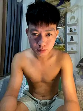 Snapshot of xshyboyx chatting on 09/19/25, 03:49 xshyboyx online show from 09/19/25, 03:49