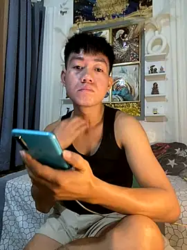 Snapshot of xshyboyx chatting on 09/21/25, 05:01 xshyboyx online show from 09/21/25, 05:01