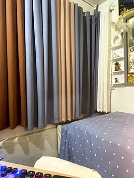 Snapshot of xshyboyx chatting on 11/07/25, 12:21 xshyboyx online show from 11/07/25, 12:21