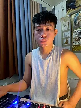 Snapshot of xshyboyx chatting on 01/15/26, 02:48 xshyboyx online show from 01/15/26, 02:48