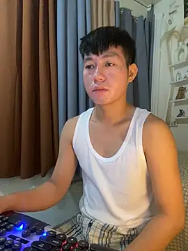 Snapshot of xshyboyx chatting on 02/06/26, 03:02 xshyboyx online show from 02/06/26, 03:02