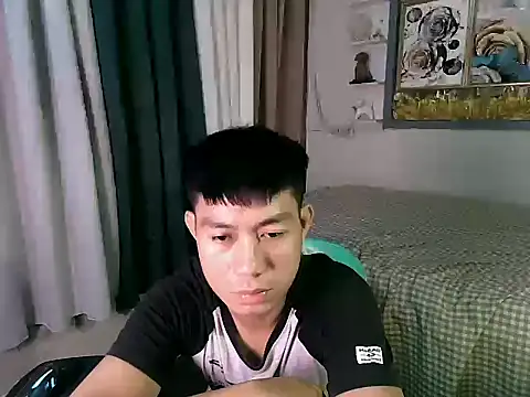 Snapshot of xshyboyx chatting on 06/03/26, 12:06 xshyboyx online show from 06/03/26, 12:06