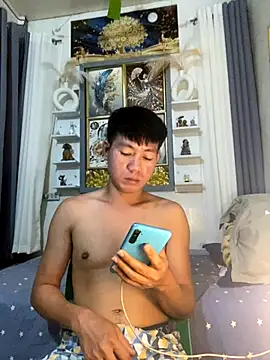 Snapshot of xshyboyx chatting on 10/08/25, 04:29 xshyboyx online show from 10/08/25, 04:29