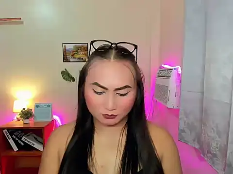 hella queen online show from 01/06/26, 05:28