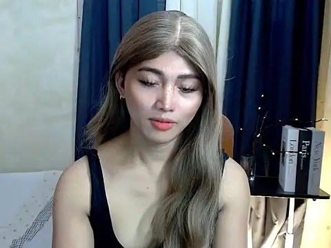 Kelly Holly online show from 09/18/25, 01:52