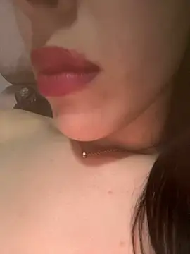 Snapshot of Mimisixo chatting on 05/06/26, 01:42 Mimisixo online show from 05/06/26, 01:42