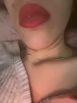 Mimisixo online show from 10/30/25, 11:01