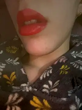 Mimisixo online show from 11/17/25, 11:31