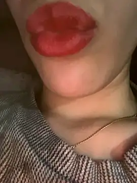 Mimisixo online show from 11/06/25, 10:25