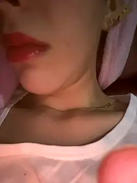 Mimisixo online show from 10/24/25, 10:31