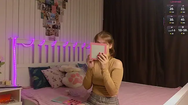 BeatrixCarIeton online show from 11/07/25, 07:07