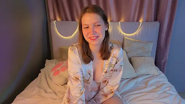 Snapshot of BeatrixCarIeton chatting on 09/17/25, 06:43 BeatrixCarIeton online show from 09/17/25, 06:43