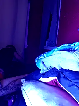 Cnutt310 online show from 10/25/25, 08:57