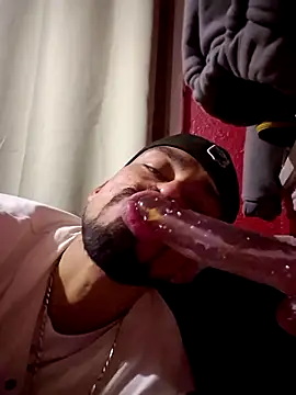 Cnutt310 online show from 10/24/25, 07:40