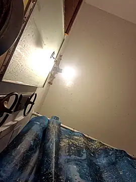 Cnutt310 online show from 10/21/25, 06:57