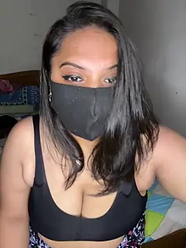 Snapshot of Momita-1 chatting on 10/28/25, 04:50 Momita-1 online show from 10/28/25, 04:50