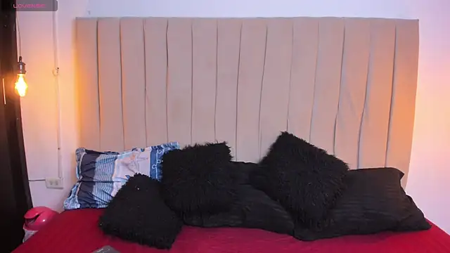 ana foxi online show from 10/02/25, 03:54