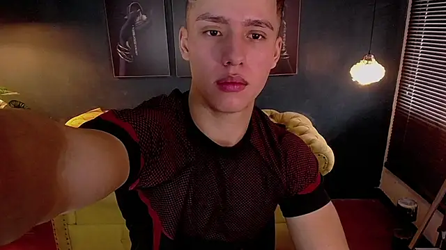 Snapshot of deivid_parker chatting on 11/24/25, 01:33 deivid parker online show from 11/24/25, 01:33