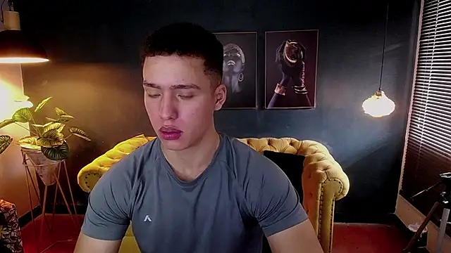 Snapshot of deivid_parker chatting on 11/28/25, 01:44 deivid parker online show from 11/28/25, 01:44