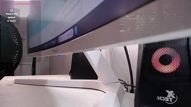 Snapshot of deivid_parker chatting on 09/24/25, 02:12 deivid parker online show from 09/24/25, 02:12